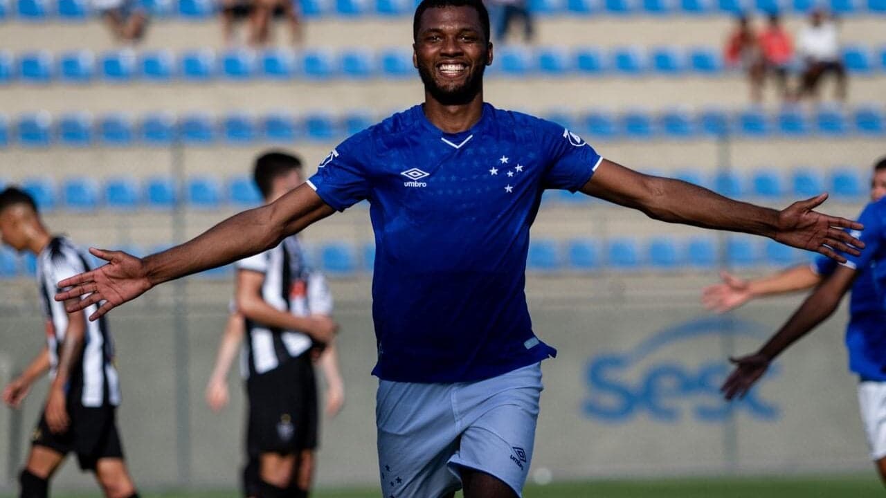 Vídeo de 40 segundos revela como Igor Thiago foi parar no Cruzeiro