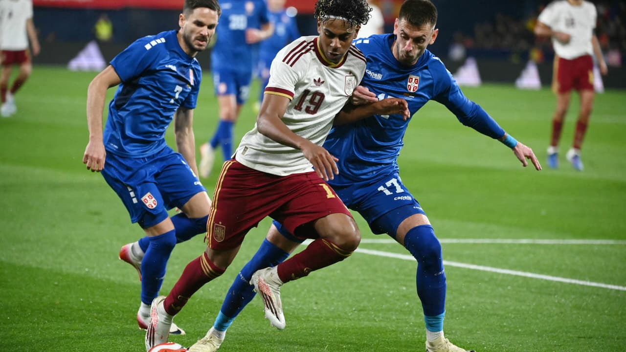 Seleção da Espanha faz surpresas nas camisas para a Copa do Mundo