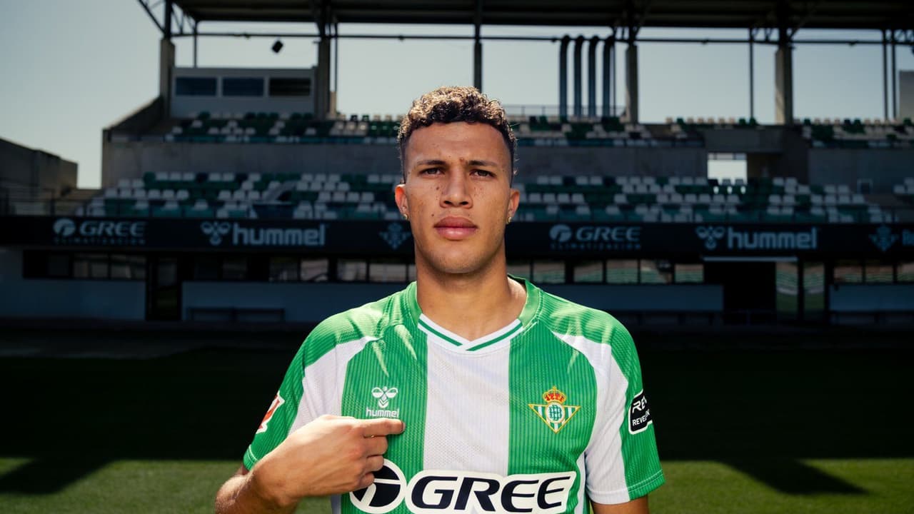 Vasco tem interesse na contratação de meia do Real Betis