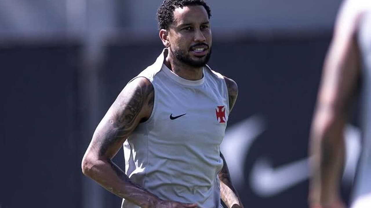 Jair voltará a ser relacionado pelo Vasco após a pausa para a Copa do Mundo