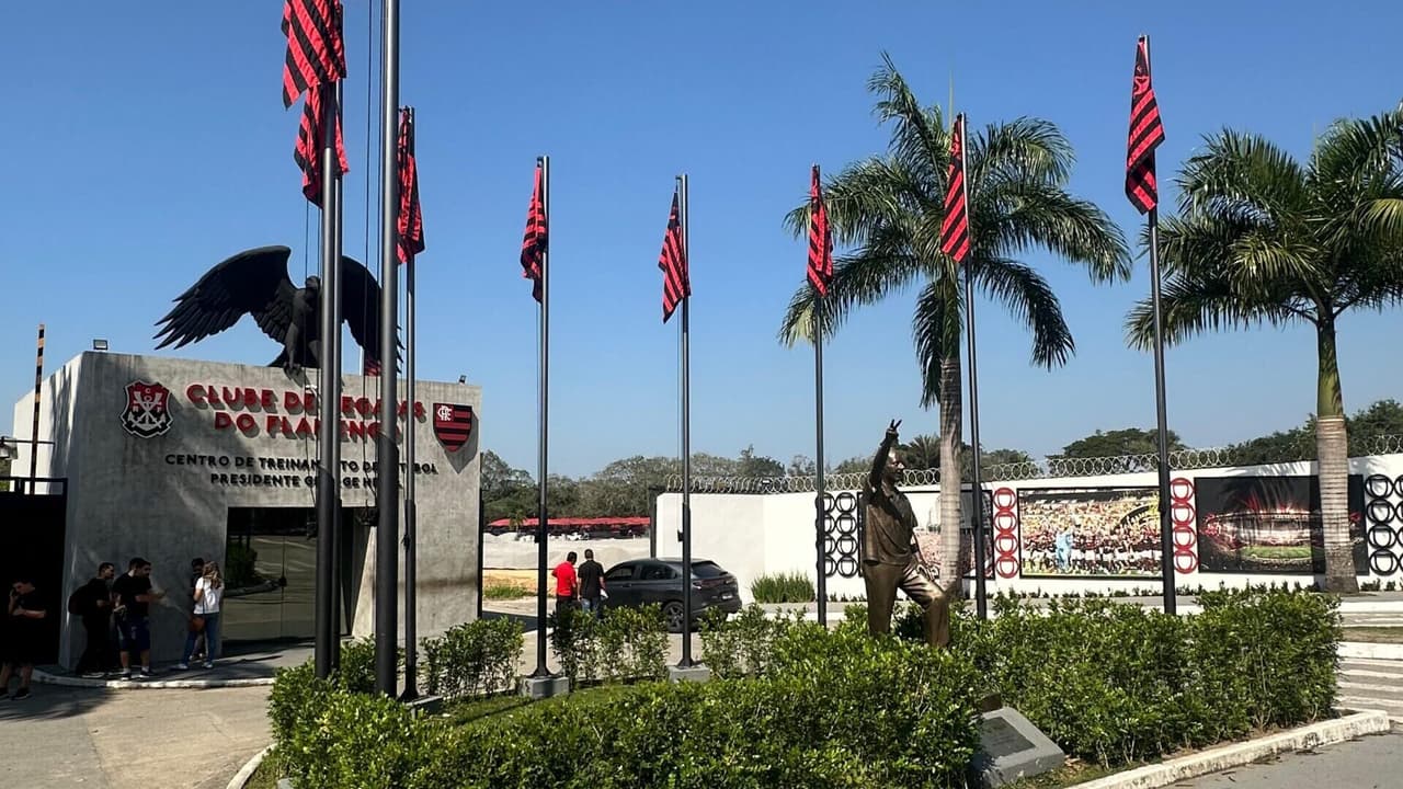 Flamengo estabelece data para construção de miniestádio