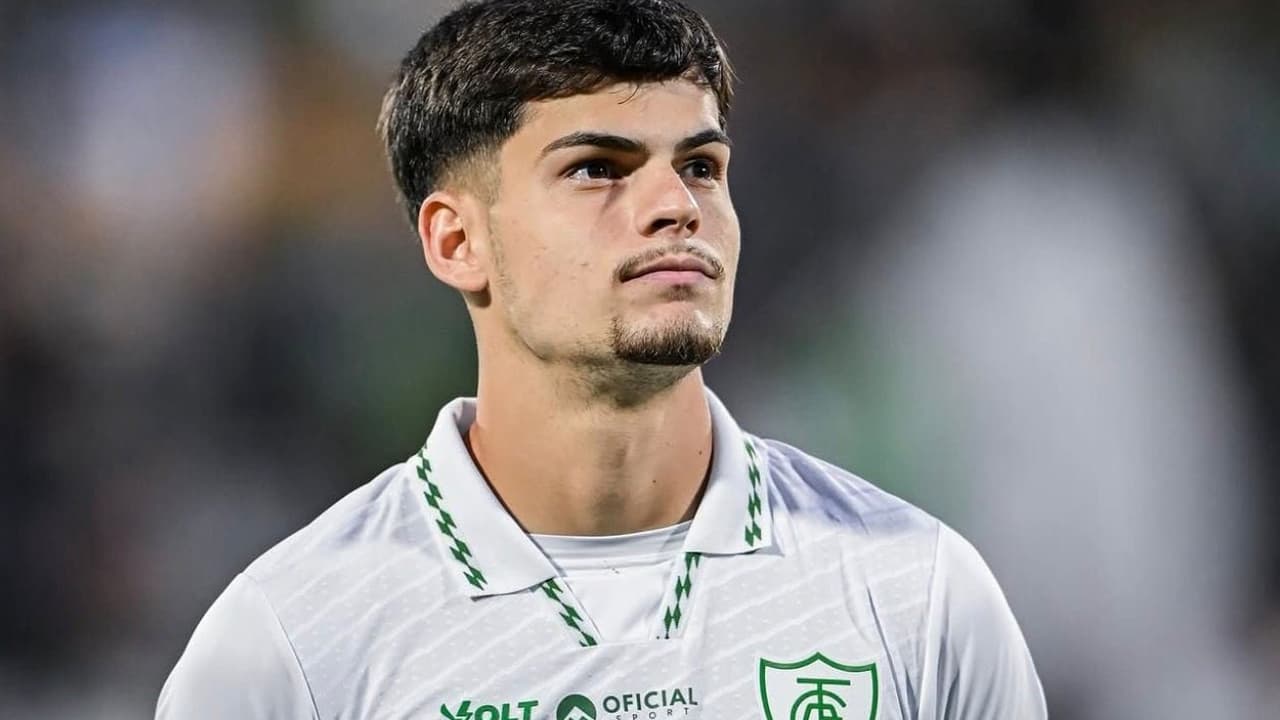 Paulinho chega ao Vasco em 22 de junho e aumenta disputa na lateral esquerda — Futebol