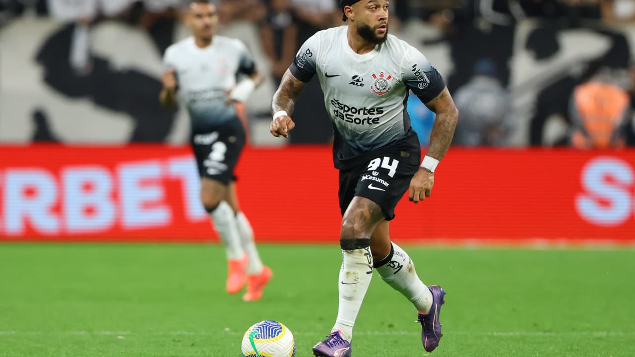 Memphis Depay com a camisa 10! Veja os últimos jogadores a vestirem o ...