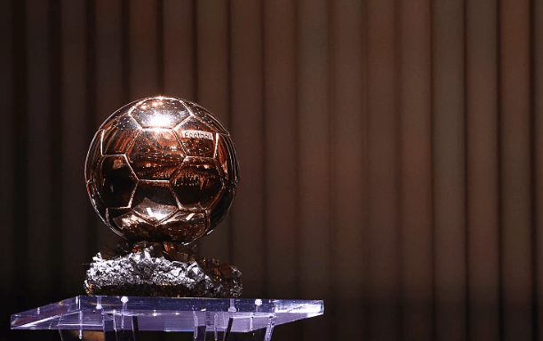 A Bola de Ouro já tem uma data para ser entregue; confira o dia e os critérios de avaliação do prêmio (Foto: AFP)