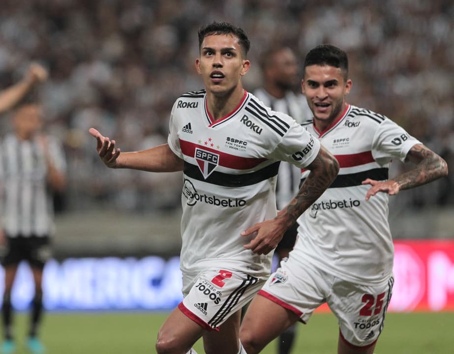 Igor Vinicius atuando pelo São Paulo