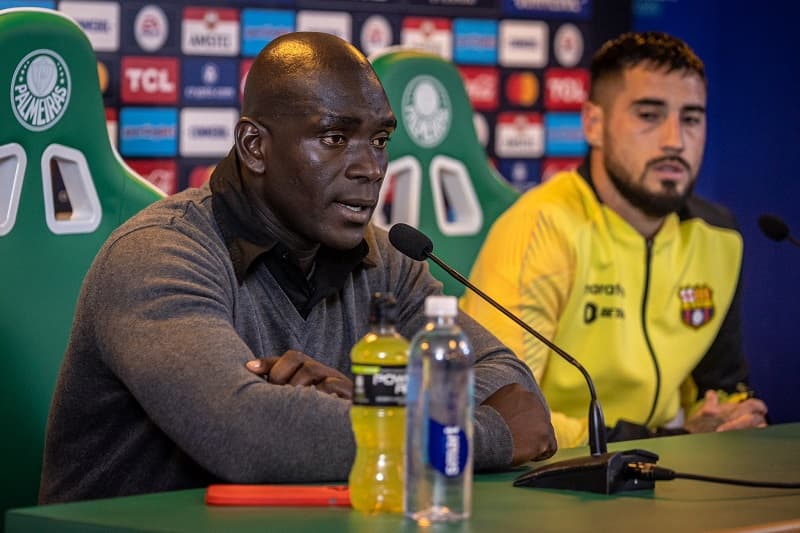 tecnico-do-barcelona-viu-equipe-competitiva-contra-o-palmeiras-Futebol-Latino