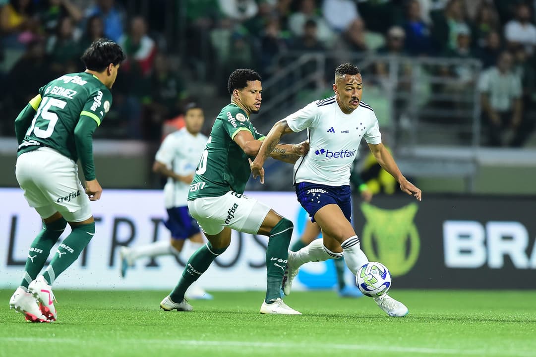 Palmeiras x Cruzeiro: saiba onde ver, horário e escalações do confronto brasileiro.