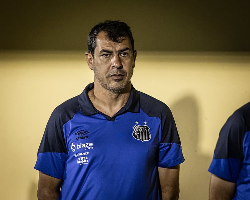 Vitória traz tranquilidade ao Corinthians, aguardando decisões de Ramón Díaz e Carille.