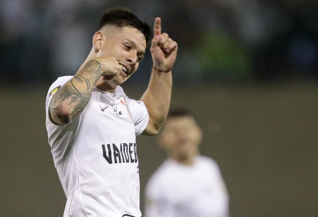 HERÓI ARGENTINO! Garro resolve para o Timão com dois golaços