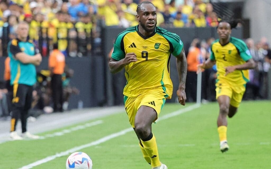 Clube da Premier League rejeita proposta do Grêmio por centroavante da Copa América