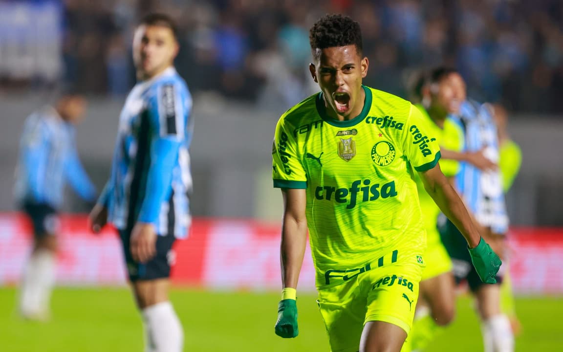 Brilho de Estêvão impulsiona Palmeiras a buscar empate contra o Grêmio.