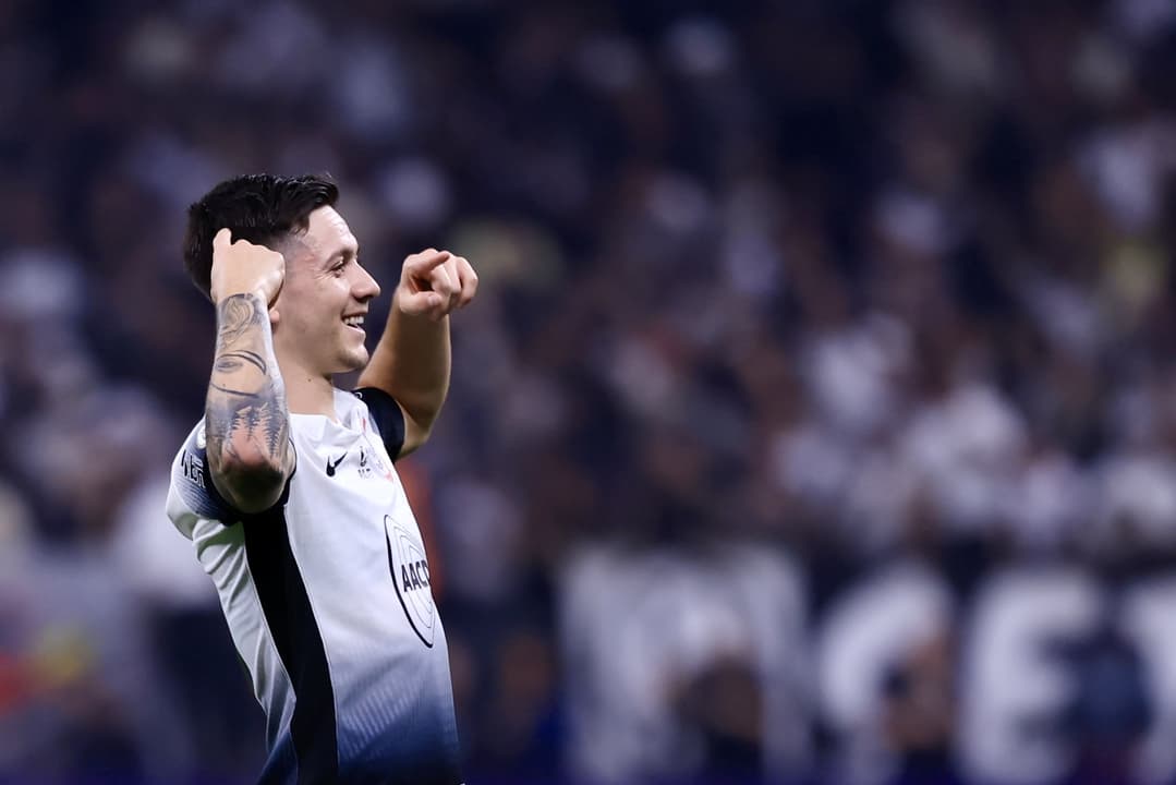 REFORÇOS ENTRE OS TITULARES? Mudanças na escalação do Corinthians contam com novos jogadores