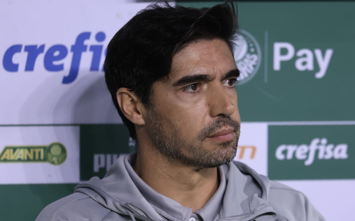 Abel Ferreira enfrenta críticas de torcedores do Palmeiras nas redes sociais