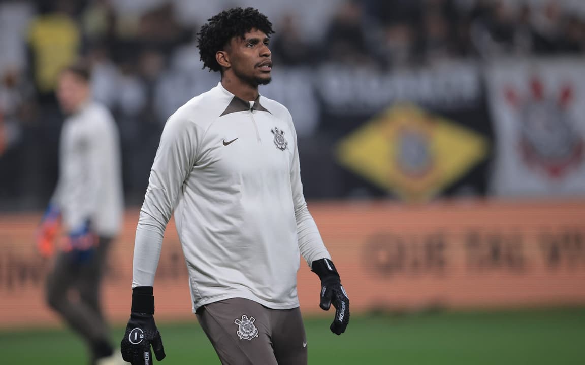 Narrador elogia defesa de Hugo Souza em partida pelo Corinthians: 