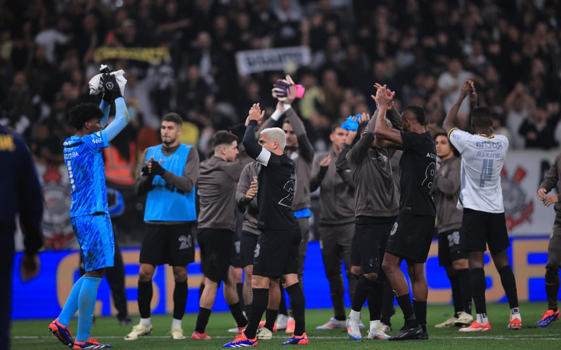 Jornalistas criticam desempenho de jogador do Corinthians: falta de maturidade e preparo.