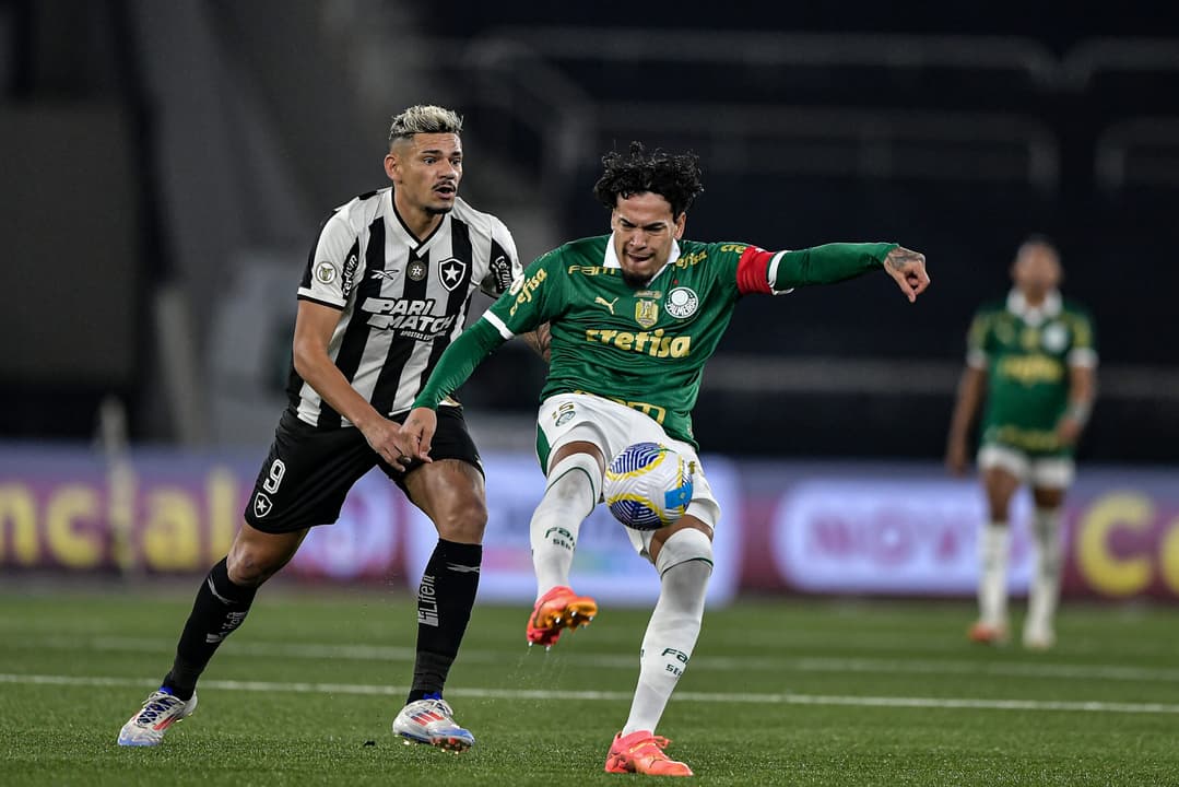 Verdão perde a chance de assumir a liderança após derrota para o Botafogo em grande jogo pelo Brasileirão