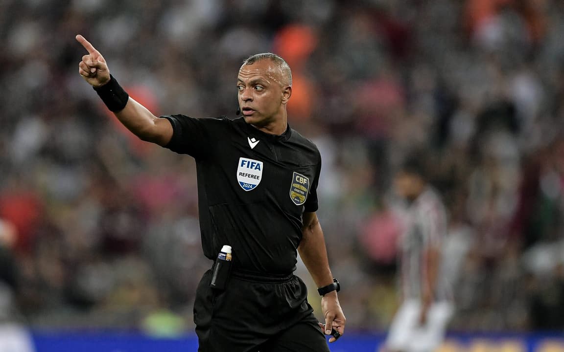 CRITICADO! Wilton Pereira Sampaio é alvo de críticas após atuação em Fluminense x Palmeiras