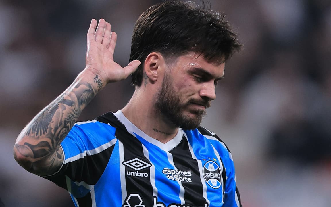 goleiro do grêmio critica arbitragem em jogo contra o corinthians: indignação total