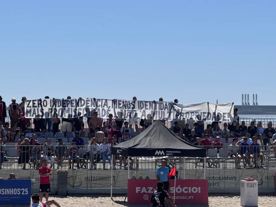 Torcida do Leixões manifesta insatisfação com aquisição do clube pelo Flamengo