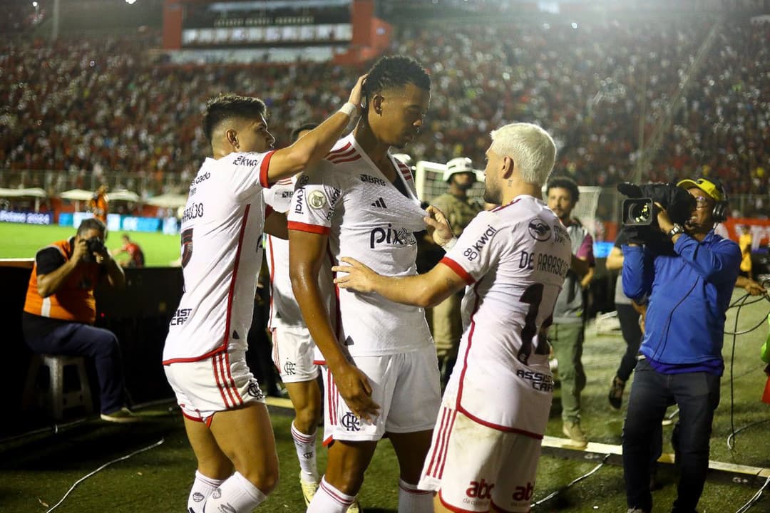 Flamengo vence, mas enfrenta dificuldades contra clubes da Série B no Brasileirão