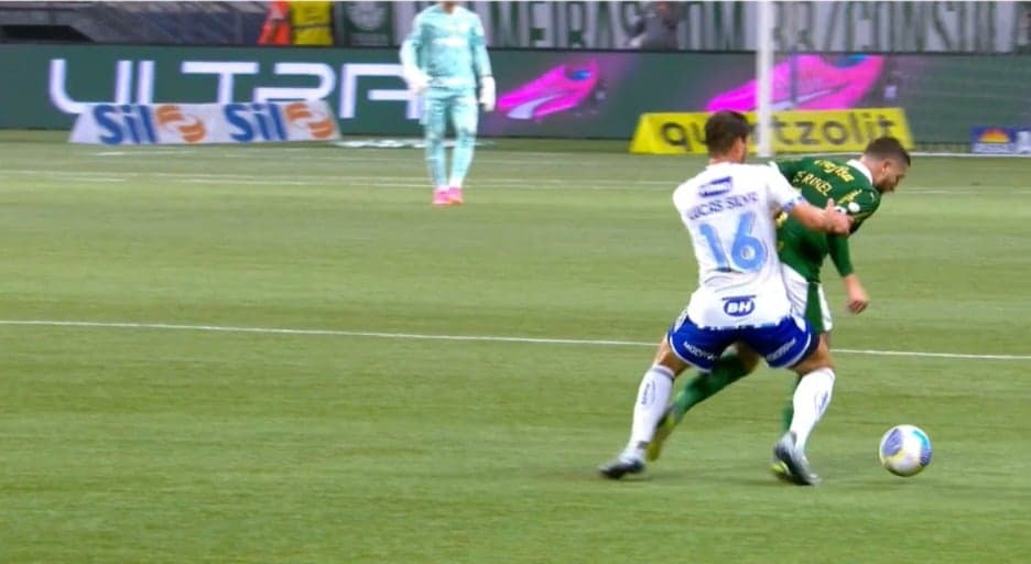 Áudio do VAR revelado em lance polêmico de Palmeiras x Cruzeiro: confira agora!