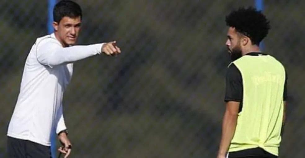 Claudinho ou Paquetá: análise de Barbieri sobre encaixe no Flamengo.