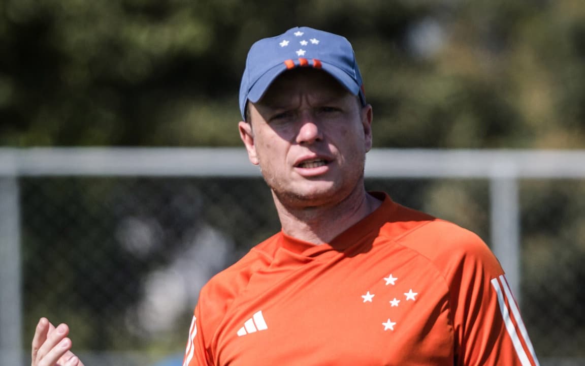 Cruzeiro segue sem contratações de volante e atacante para equipe titular.