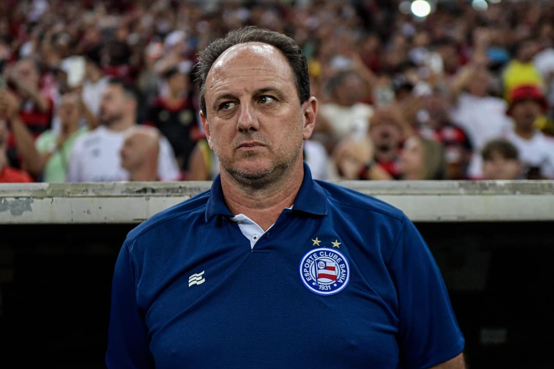 Rogério Ceni, técnico do Bahia, durante partida contra o Flamengo no Estádio Maracanã, pelo jogo de volta das quartas de final da Copa Do Brasil 2024 (Foto: Thiago Ribeiro/AGIF)
