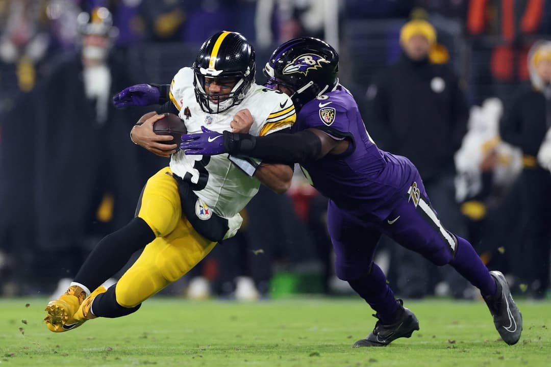 Pittsburgh Steelers v Baltimore Ravens