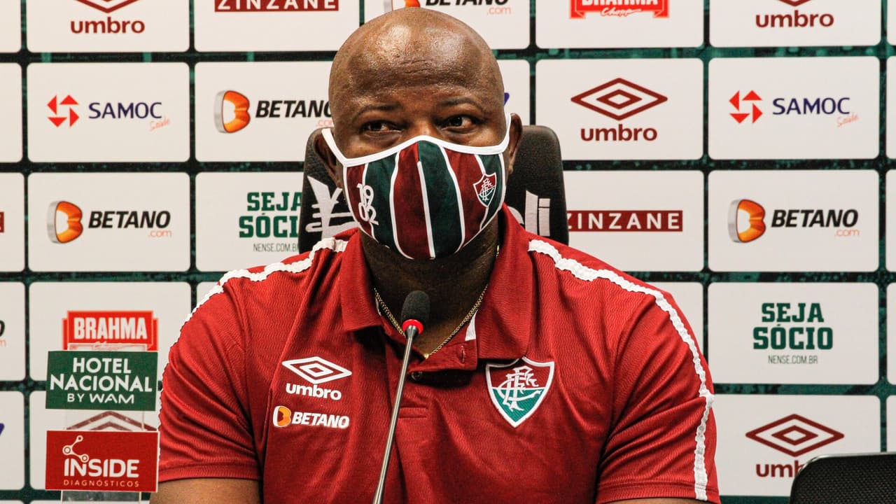 Marcão em coletiva pelo Fluminense. (Foto: Lucas Merçon/FFC)