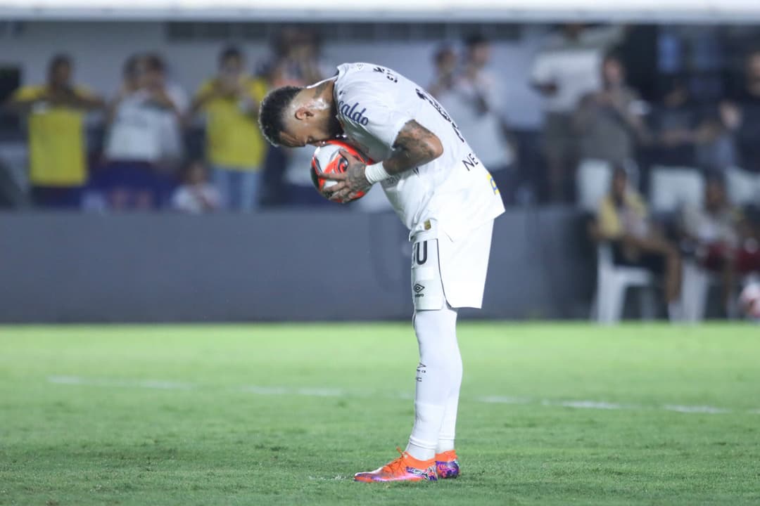 Pelo Santos, Neymar acumula sete partidas e três gols marcados até aqui. (Foto: Reinaldo Campos/AGIF)