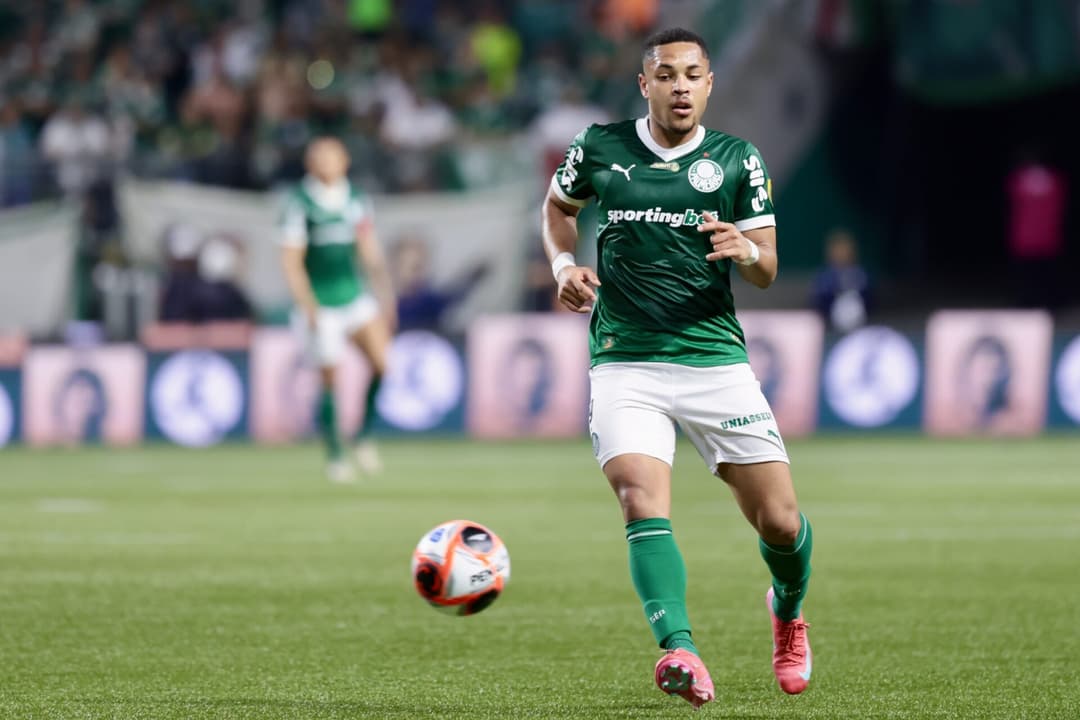 Vitor Roque, atacante do Palmeiras