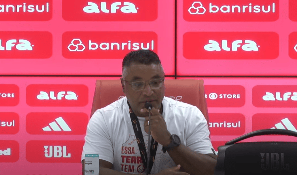 Roger Machado em coletiva após título do Gauchão