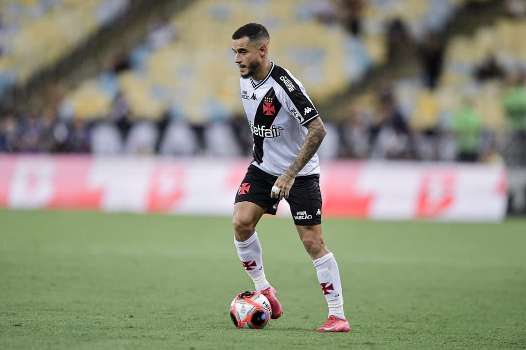 Philippe Coutinho em ação pelo Vasco (Foto: Thiago Ribeiro/AGIF)