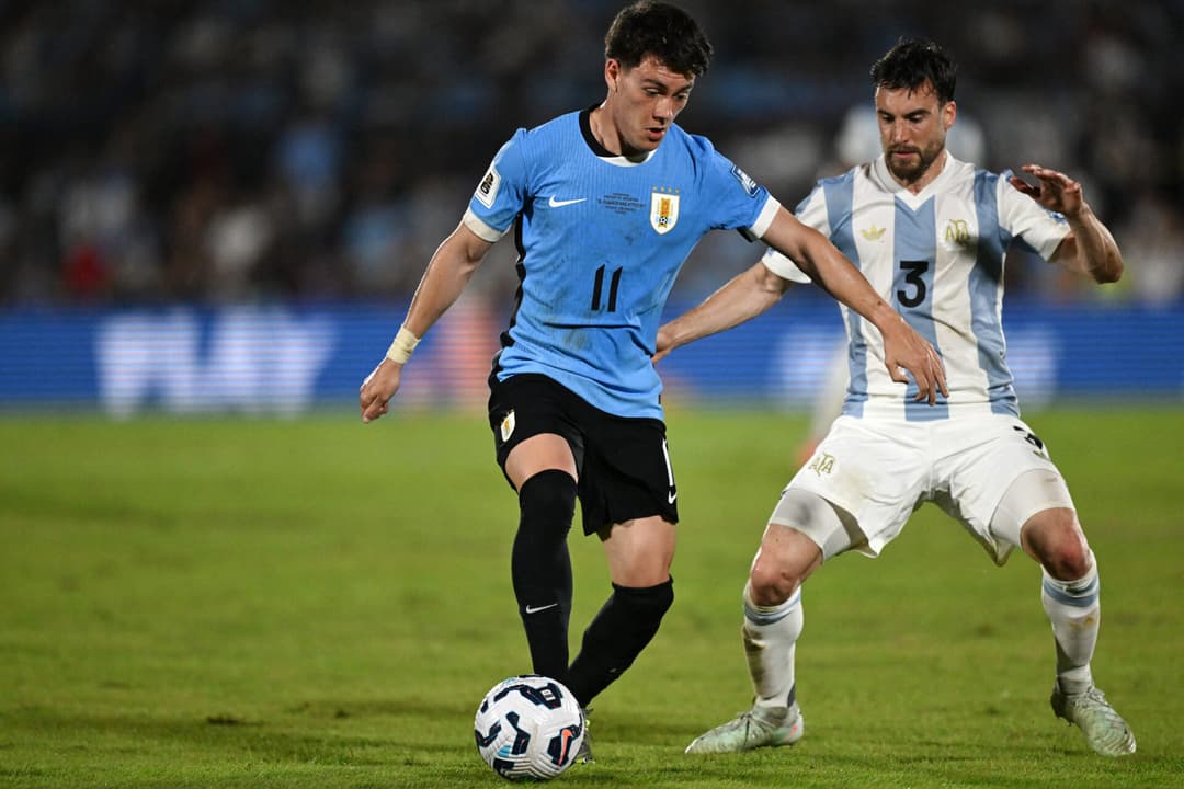 Tagliafico em ação pela Argentina contra o Uruguai, pelas Eliminatórias para a Copa do Mundo