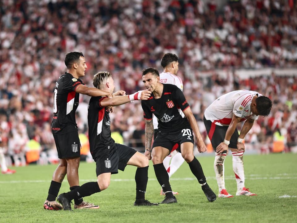 O Estudiantes visita o Carabobo em jogo pela primeira rodada da fase de grupos da Libertadores, veja onde assistir (Foto: Reprodução/X)