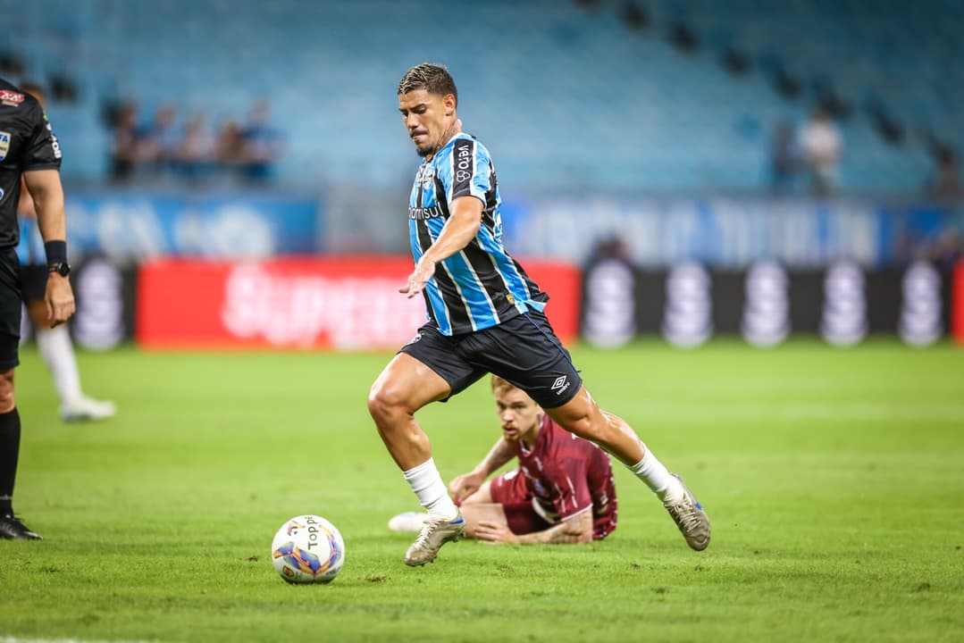 Mayk em jogo do Grêmio contra o Caxias pelo Campeonato Gaúcho. (Foto: Lucas Uebel/Grêmio FBPA)