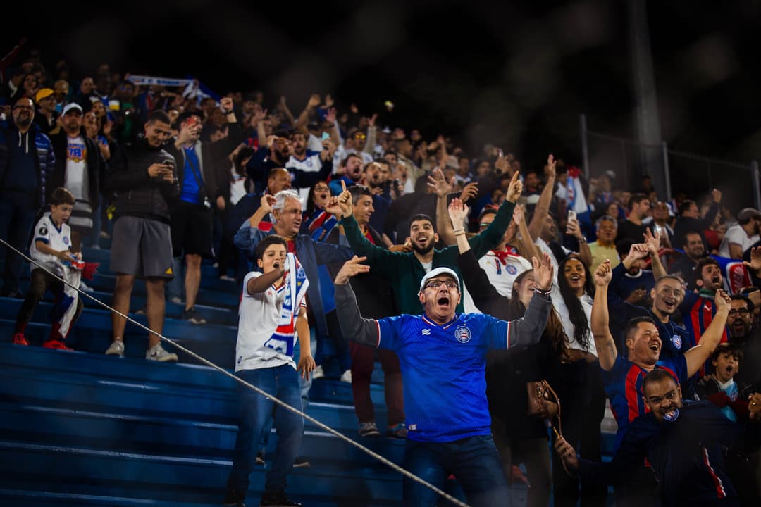 Torcida do Bahia comemora vitória contra o Nacional no Gran Parque Central
Foto: Letícia Martins / EC Bahia