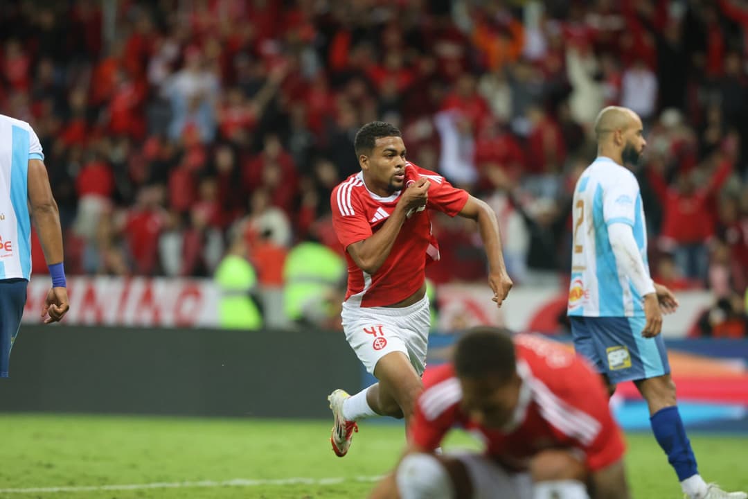 Gustavo Prado comemora gol do Internacional