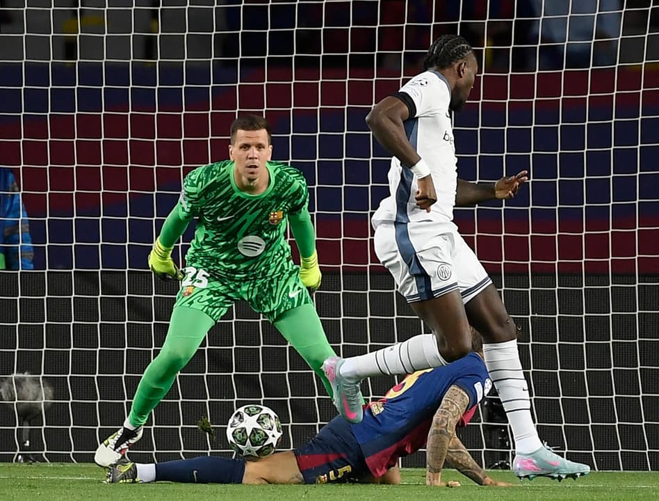 Thuram faz golaço pela Inter de Milão contra o Barcelona (Foto: Josep Lago/AFP)