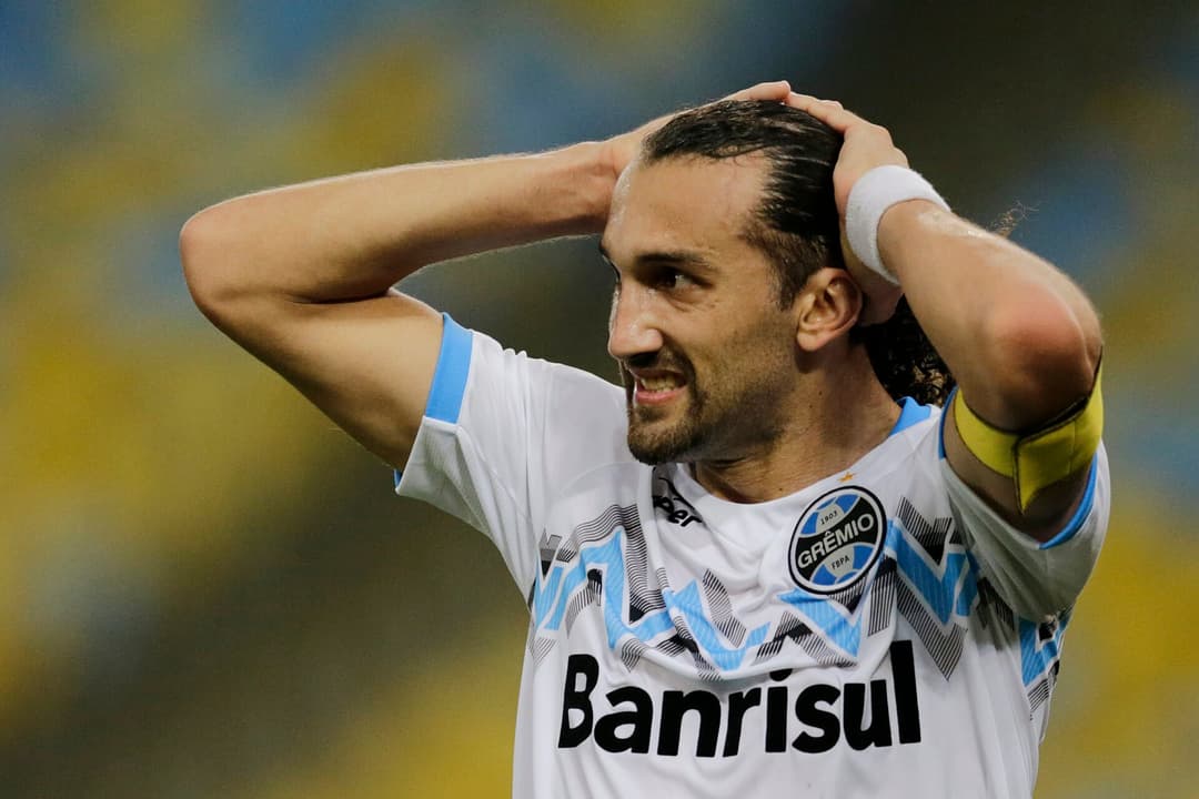 Hernan Barcos do Gremio durante partida no Estadio Maracana pelo Campeonato Brasileiro A 2014
