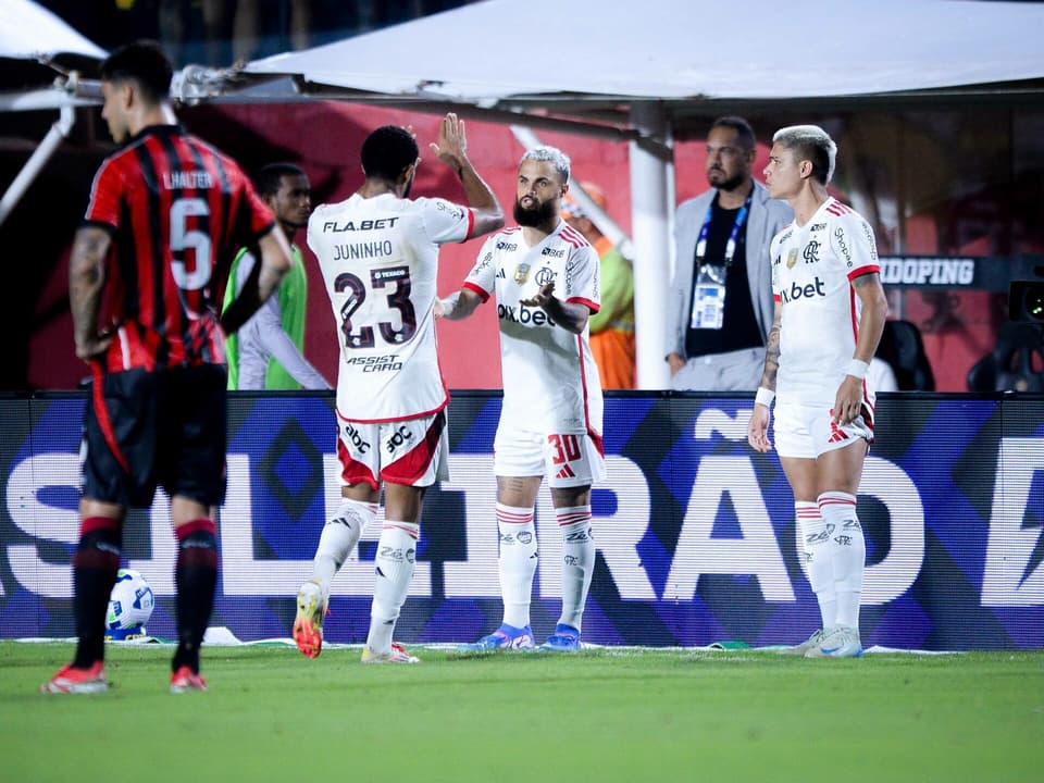 O Flamengo bateu o time baiano no primeiro turno (Foto: Jhony Pinho/AGIF)