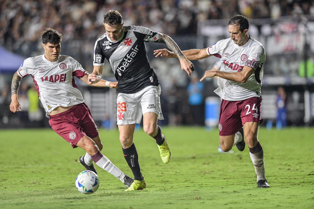 Jogos de hoje: o Vasco visita o Lanús pela 5ª rodada da Copa Sul-Americana (Foto: Thiago Ribeiro/AGIF)