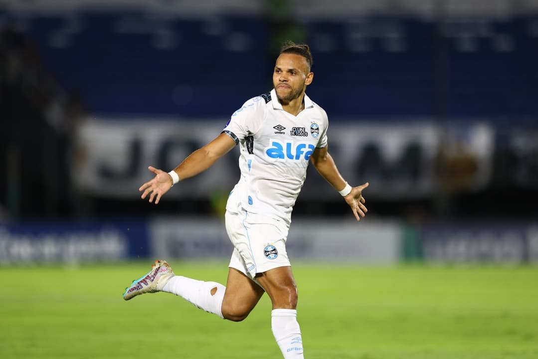 Braithwaite comemora gol da vitória do Grêmio sobre o Sportivo Luqueño. (Foto: Lucas Uebel/Grêmio FBPA)