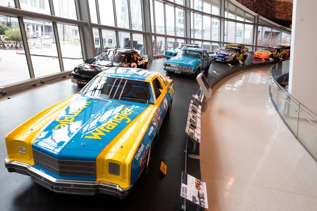 Nascar Hall Of Fame é uma das principais atrações de Charlotte (Foto: Reprodução)