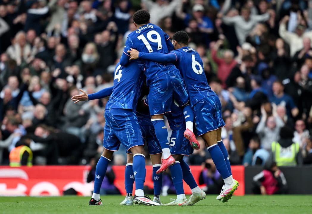 Jogadores do Chelsea comemoram virada sobre o Fulham