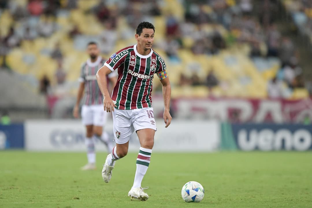 Ganso em campo pelo Fluminense