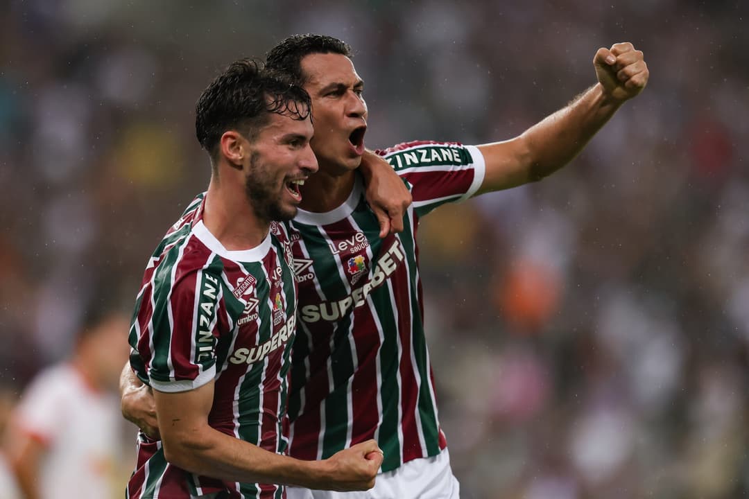 Ganso e Martinelli comemoram o gol do Fluminense (Foto: Marcelo Gonçalves/FFC)
