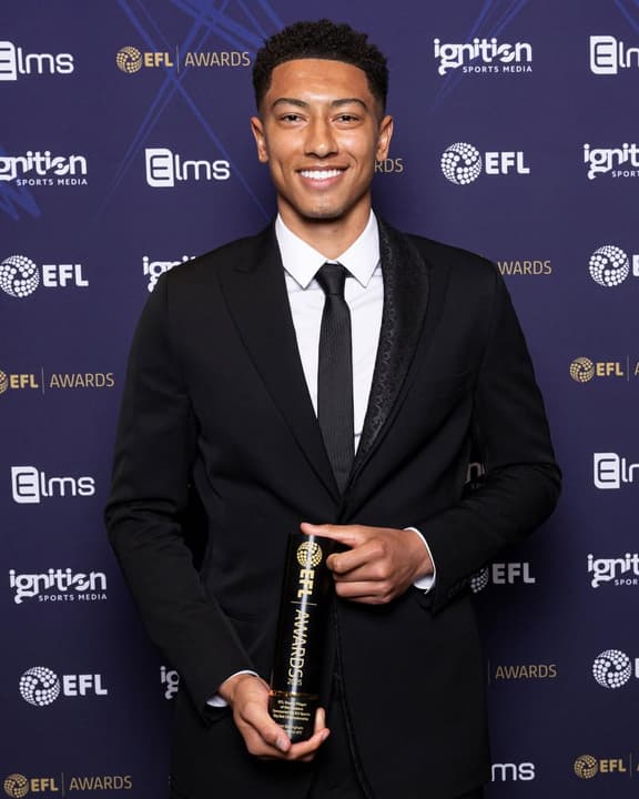 Jobe Bellingham recebeu prêmio individual na Inglaterra