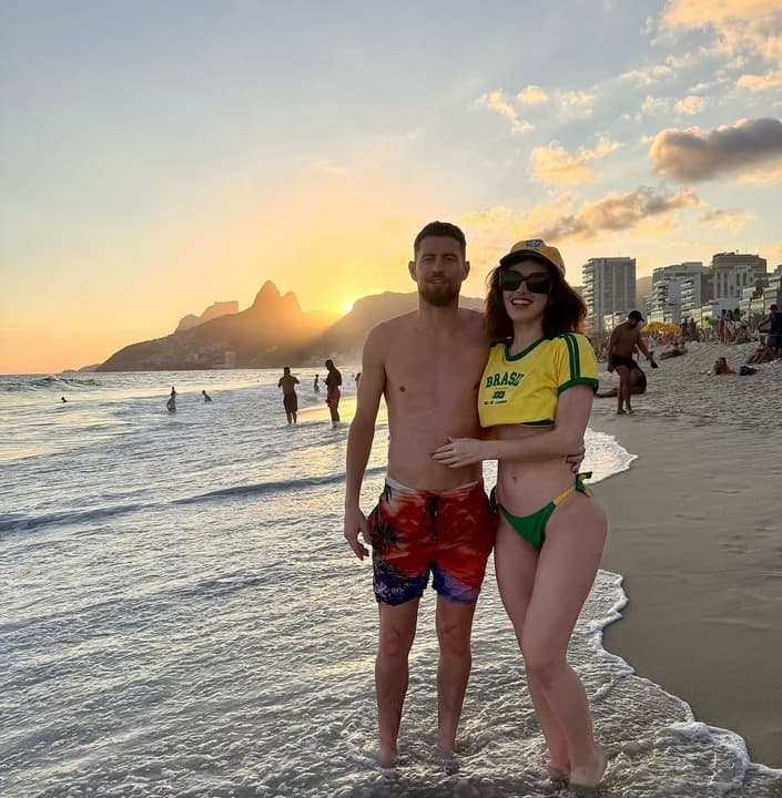 De saída do Arsenal e a caminho do Flamengo, Jorginho esteve no Rio de Janeiro nos últimos meses ao lado da noiva (Foto: Reprodução)